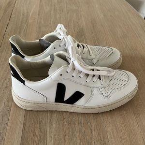 Veja Esplar Leather Sneakers